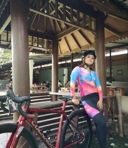 NEBULA 1 JERSEY ROAD BIKE AND BIB LEGGING SXB TYPE SULTAN LOOP
