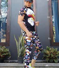 SXB COMIC SCRIPT T-SHIRT AND JOGGER