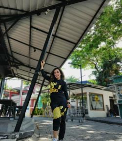 SXB SPORT JUMPER SUPERDRY TWO AND JOGGER