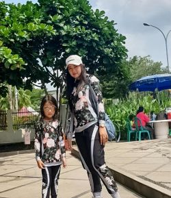 SXB SPORT LONG SLEEVE HOODIE WOMENS FLOWER LINE AND JOGGER